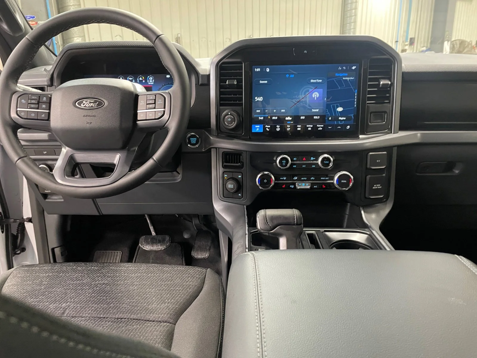 New 2026 Oxford White Ford XLT image 19