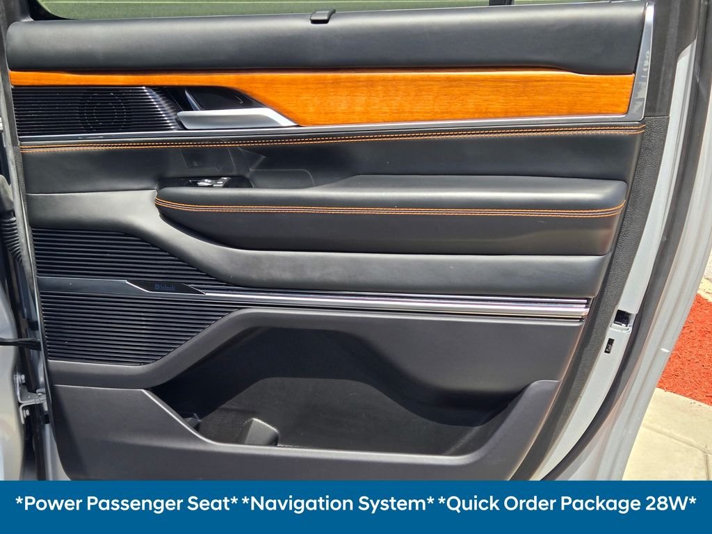 2024 Jeep Grand Wagoneer L Series III - Photo 17