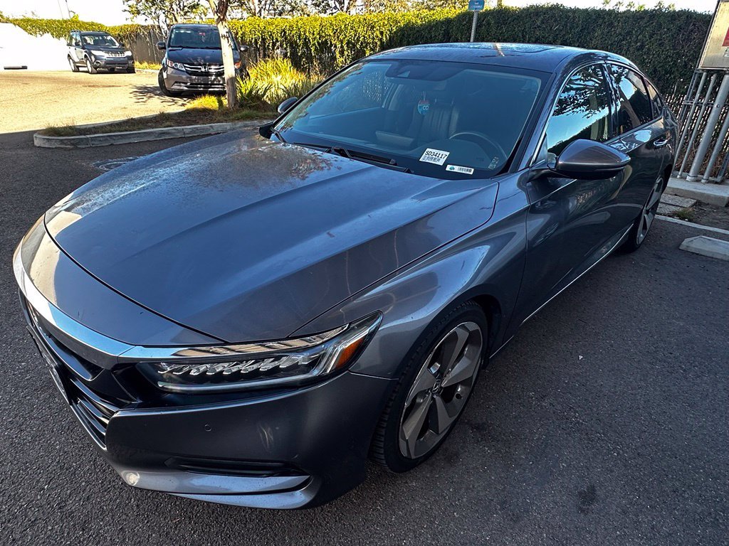 Used 2018 Modern Steel Metallic Honda Touring image 15