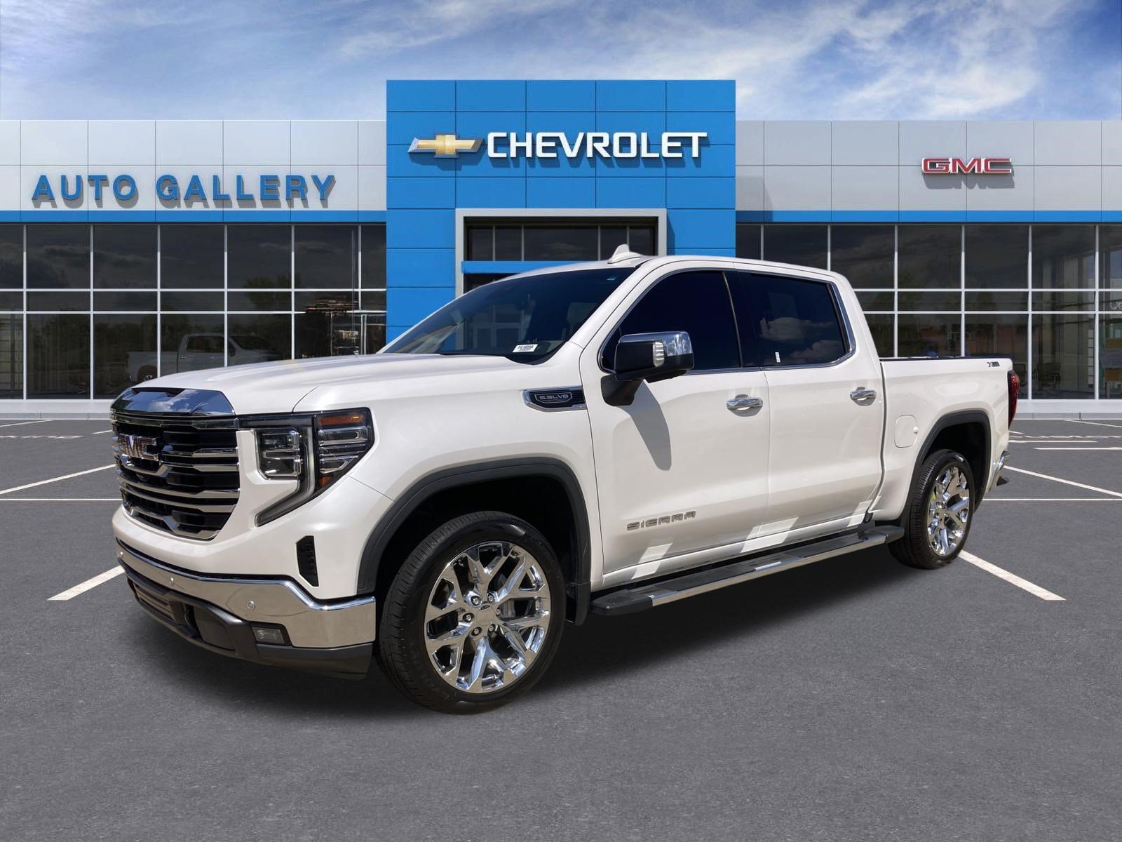 Used 2022 WHITE FROST TRICOAT GMC SLT image 1
