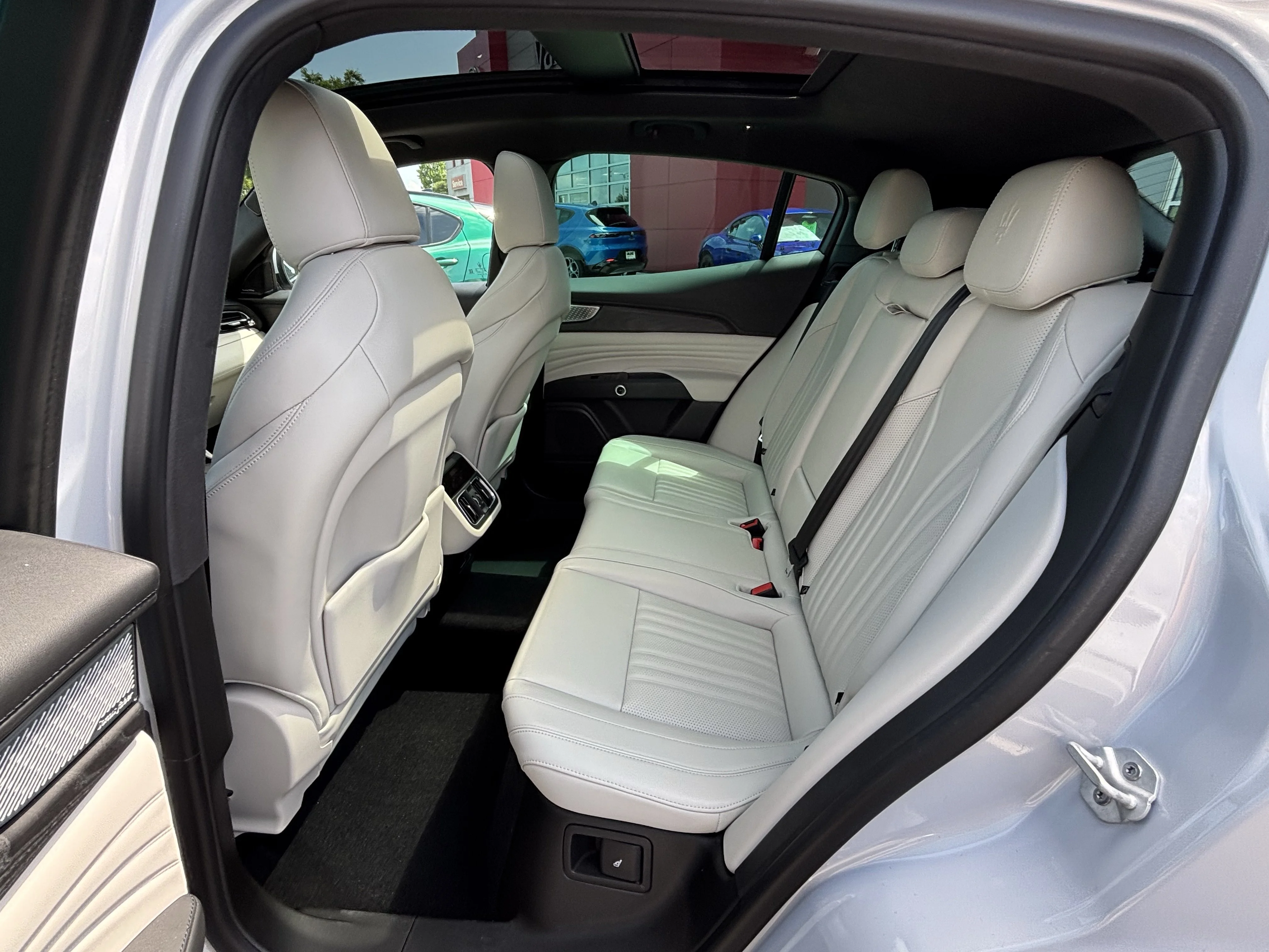 Certified Used 2023 Bianco Astro Metallic Maserati Modena image 45