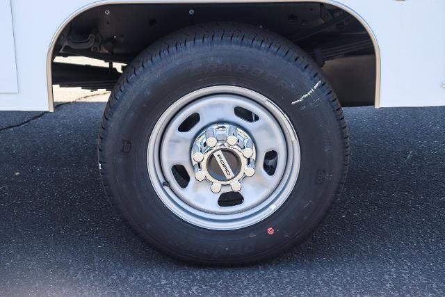 2026 Ford F-350 Super Duty Chassis Cab XL - Photo 37