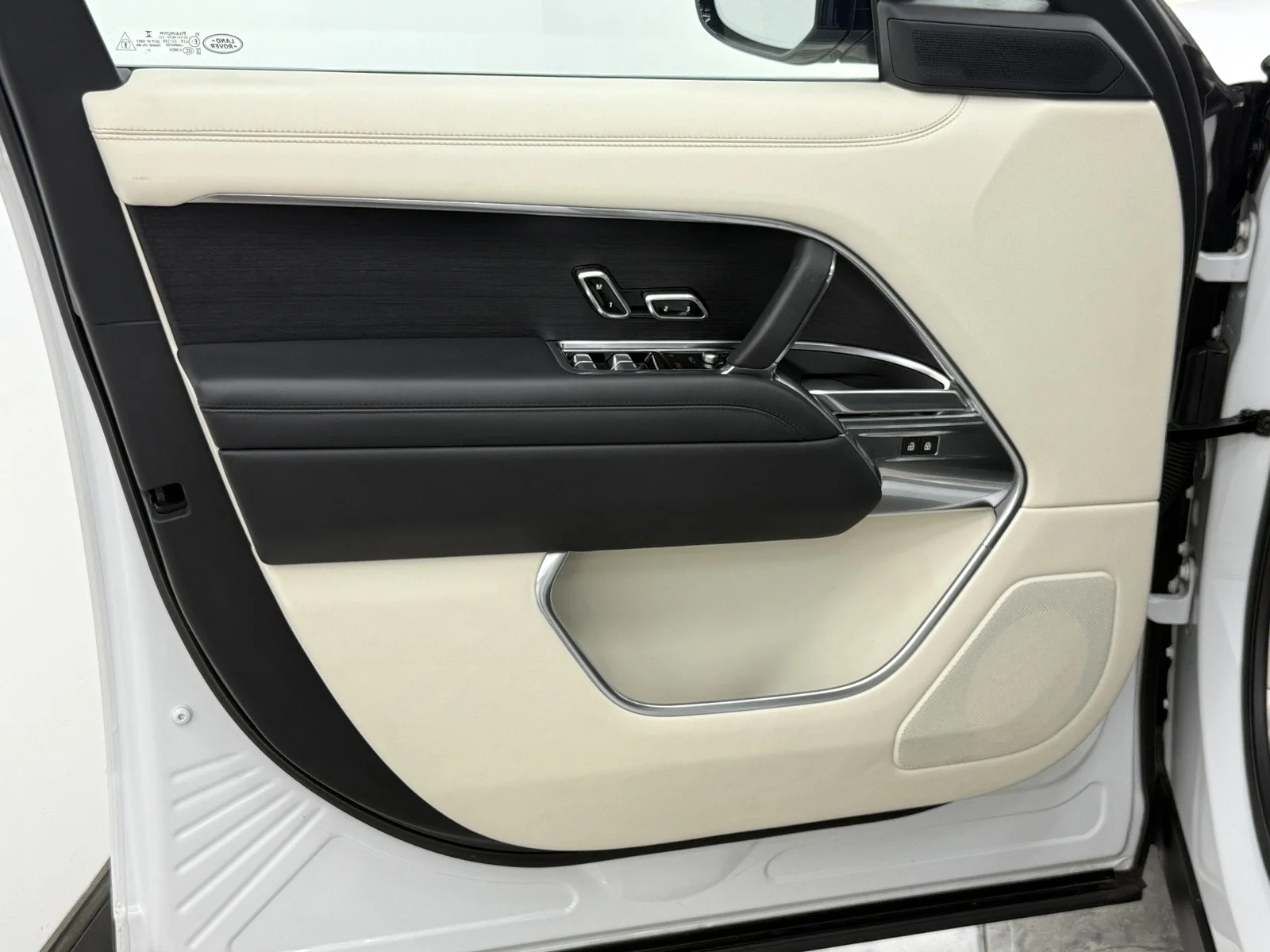 2022 Land Rover New Range Rover SE - Photo 33