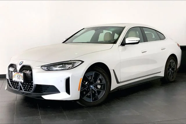 2023 BMW i4 eDrive35's photo