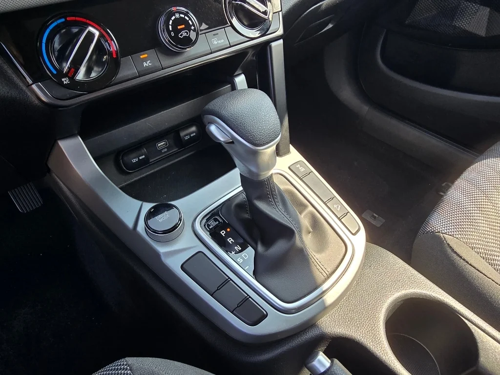 Used 2026 Snow White Pearl Kia LX image 20