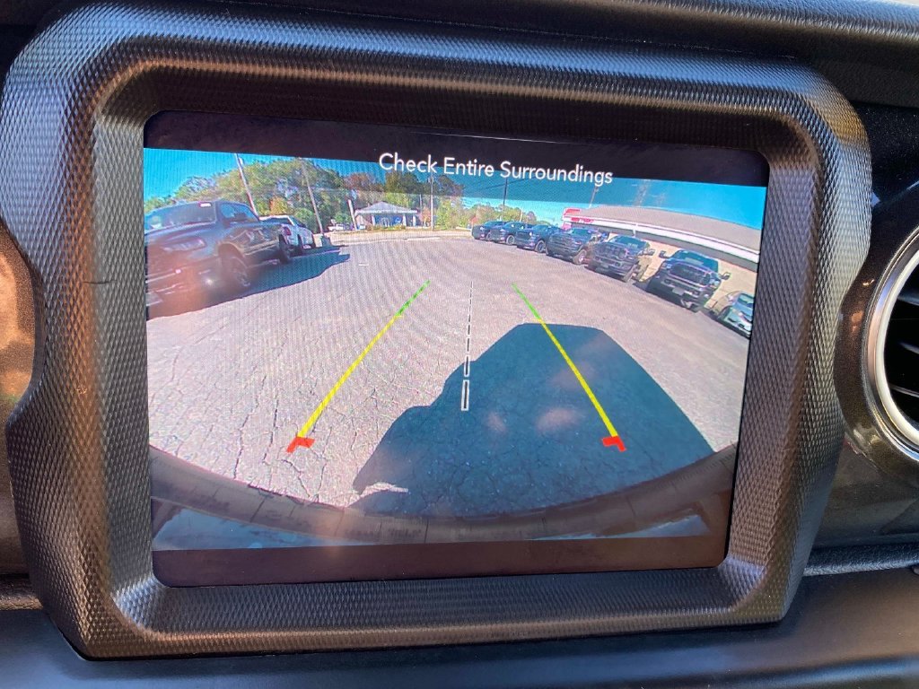 Used 2022  Jeep Unlimited Sahara Altitude image 17