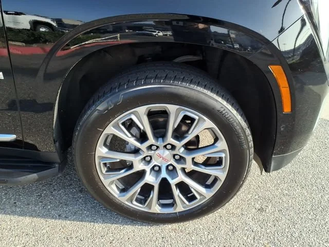 Used 2025 Onyx Black GMC Denali image 9