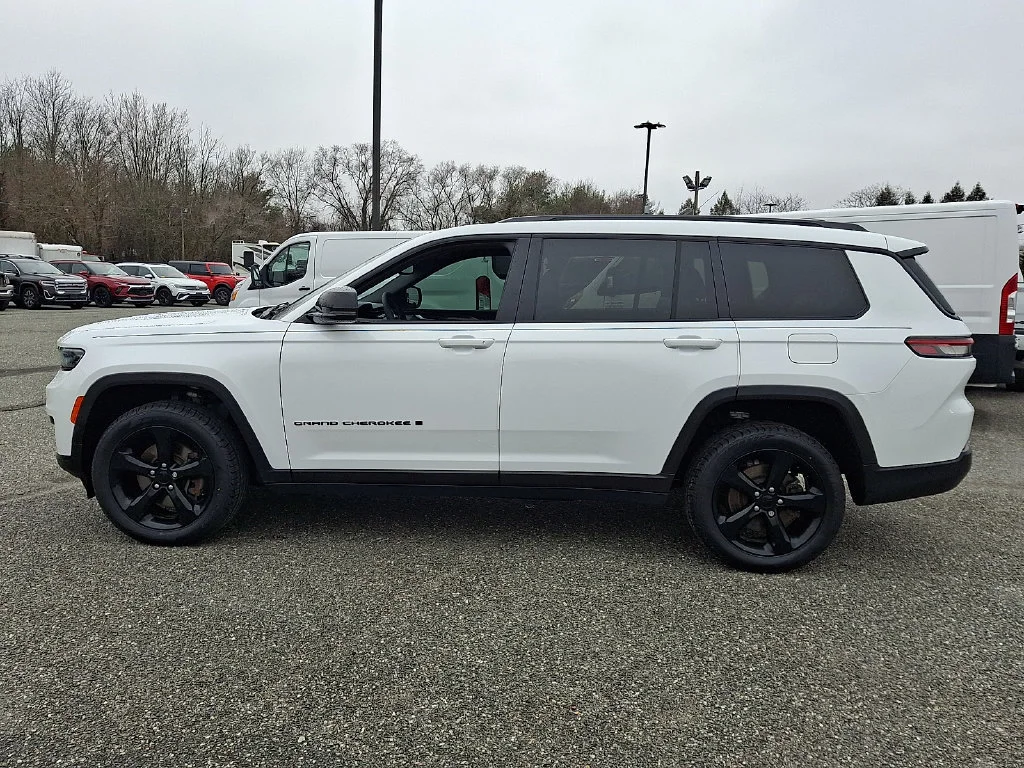Used 2023 Bright White Clearcoat Jeep Altitude image 7