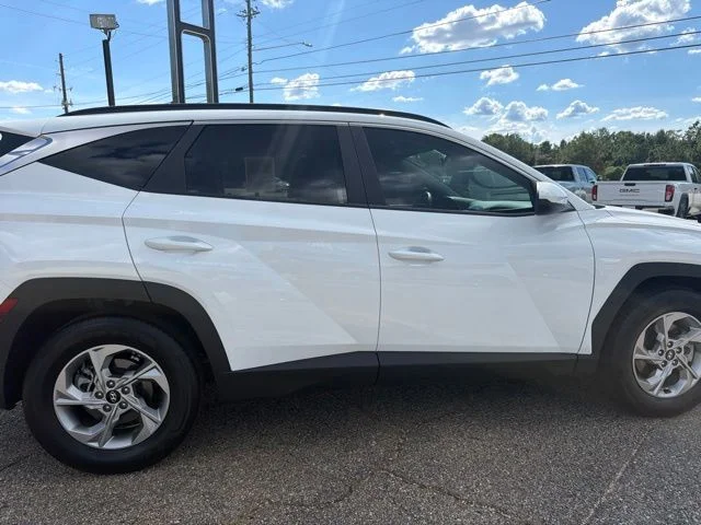 Used 2024 White Pearl Hyundai SEL image 9