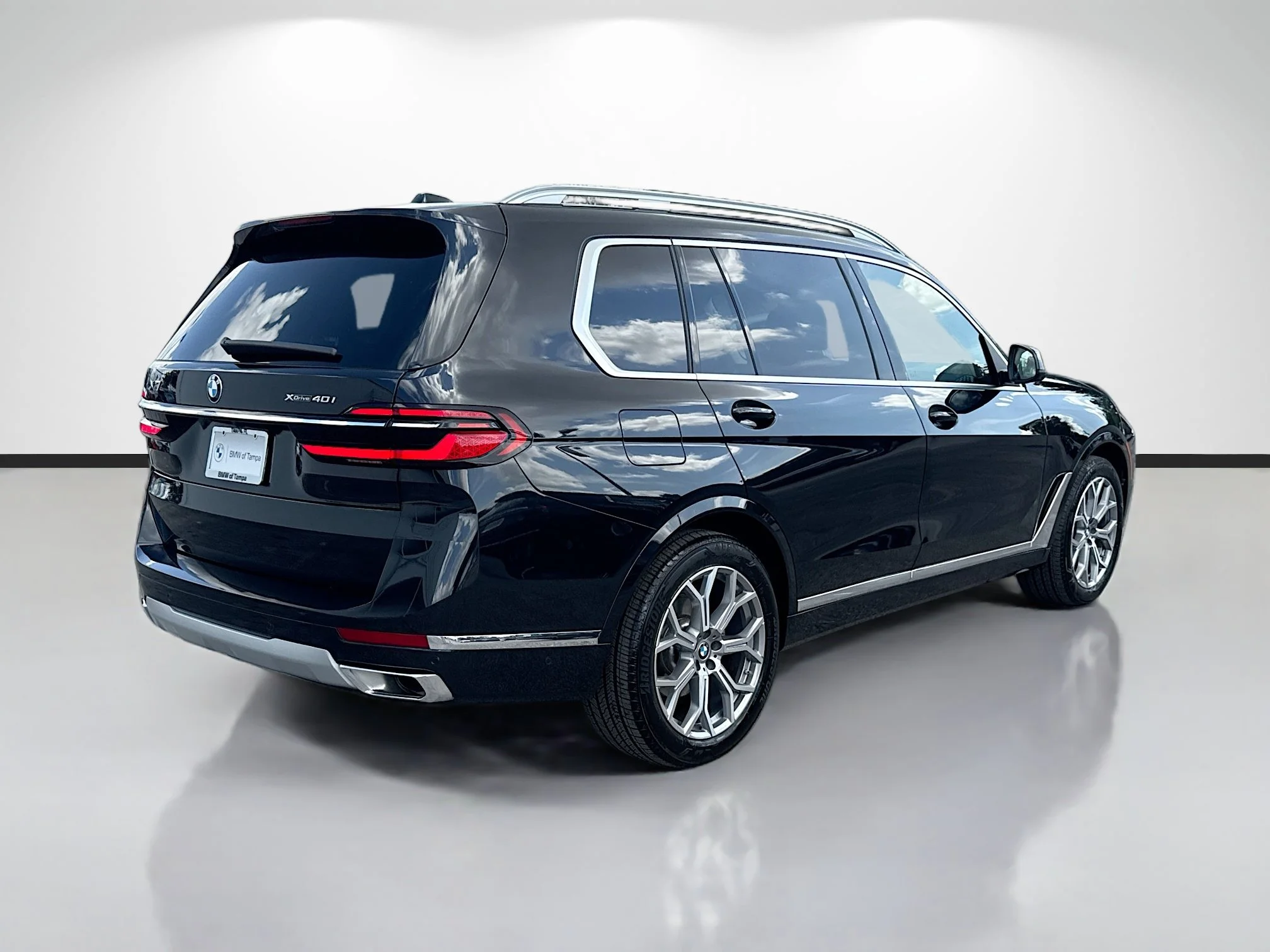 Used 2026 Black Sapphire Metallic BMW xDrive40i image 3