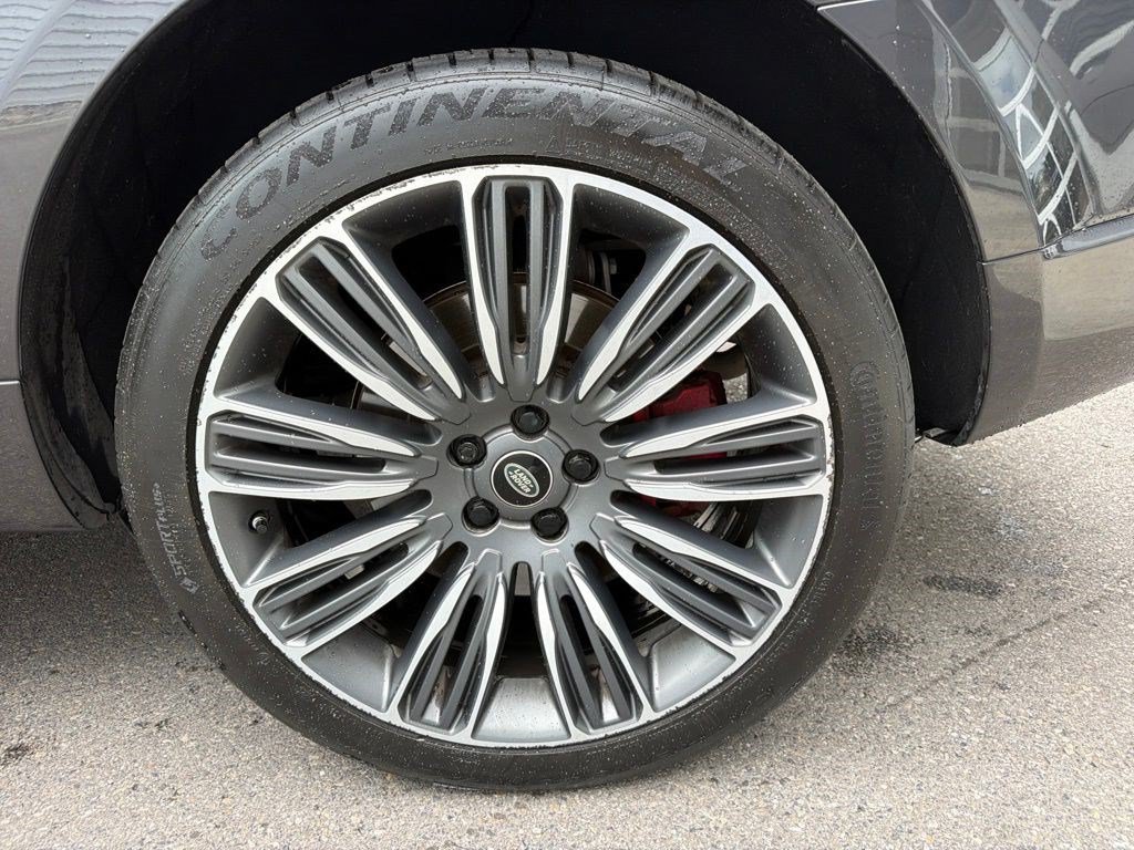 Used 2021 Carpathian Gray Premium Metallic Land Rover Autobiography image 19