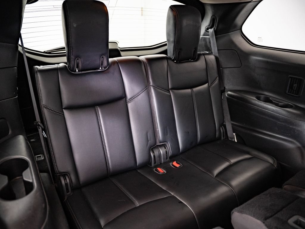 Used 2018 Caspian Blue Nissan SL image 44