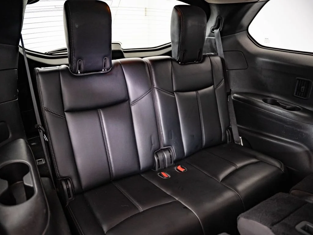 Used 2018 Caspian Blue Nissan SL image 44