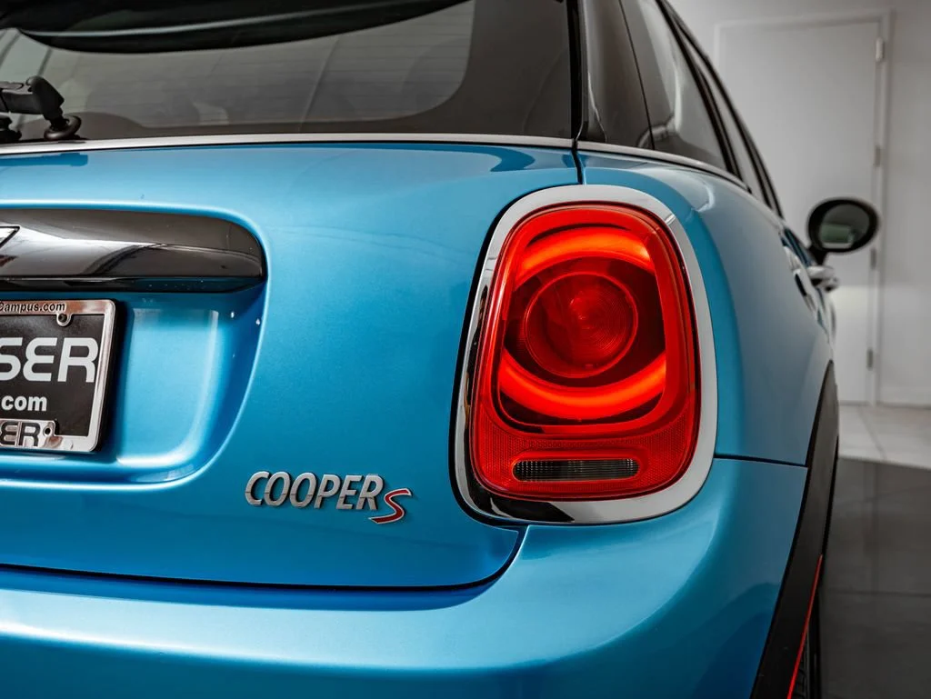 Used 2016 Electric Blue Metallic MINI  image 15