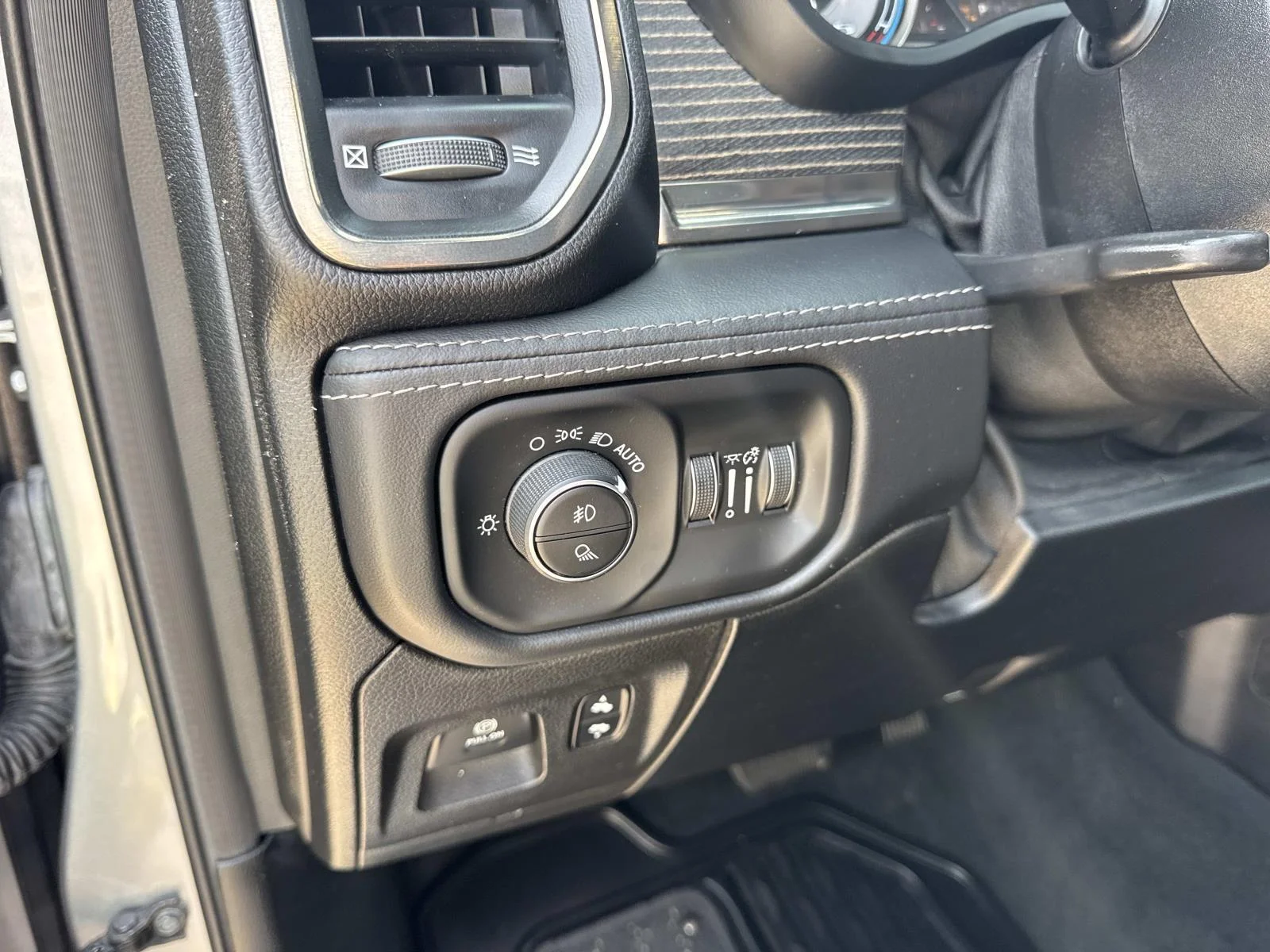 Used 2021 Silver Ram Limited image 20