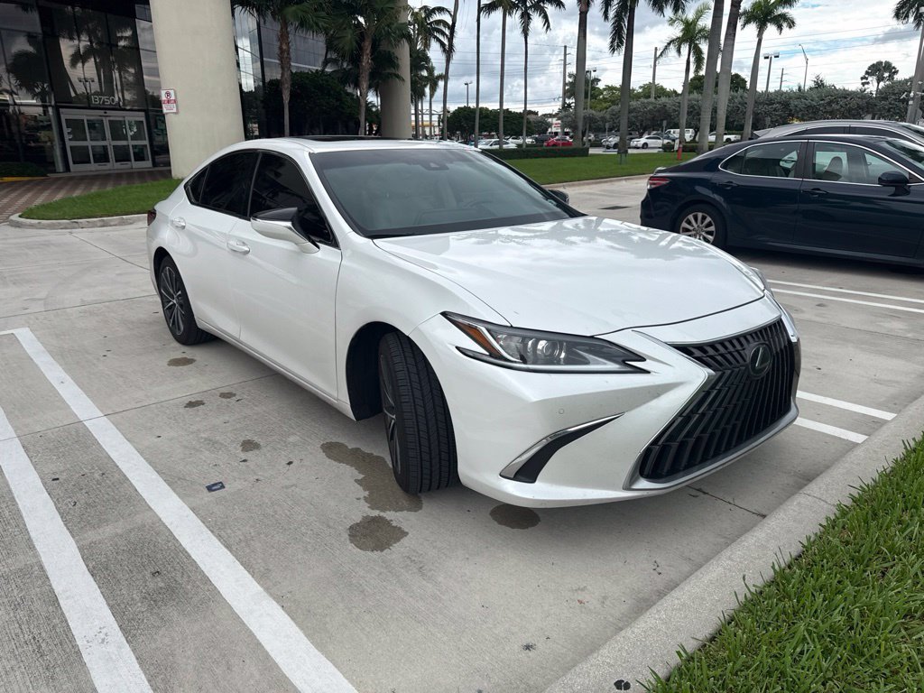 Used 2025 White Pearl Lexus ES 350 image 5