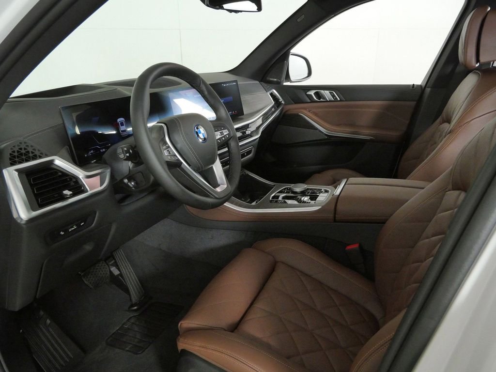 Used 2026 Alpine White BMW xDrive50e image 36
