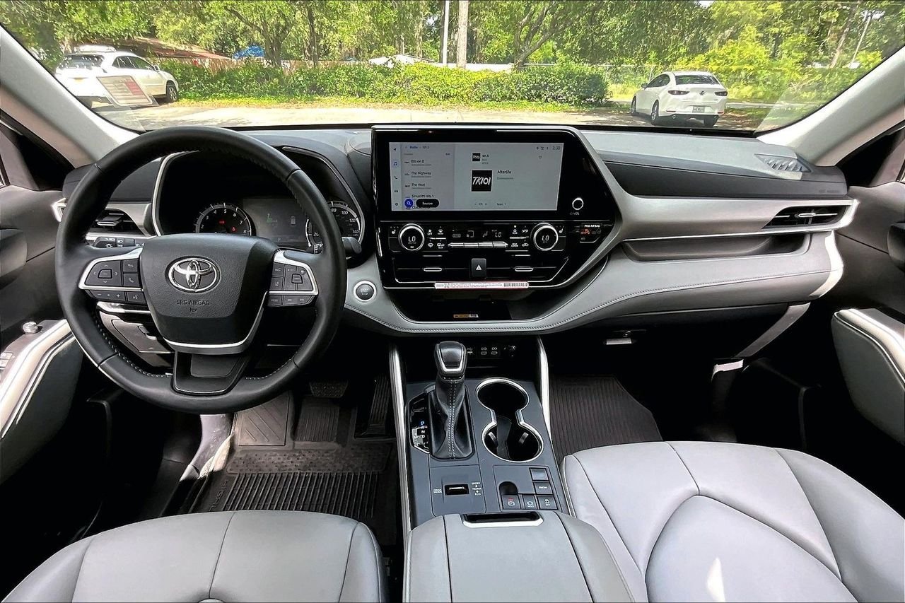 Certified Used 2025 Beige Toyota XLE image 7