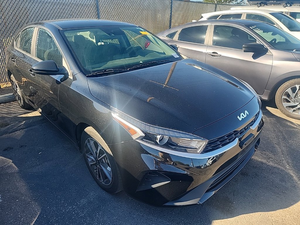 Used 2023 Black Kia LXS image 1