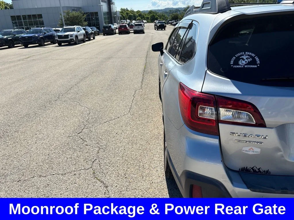 Used 2018 Silver Subaru 2.5i Premium image 4