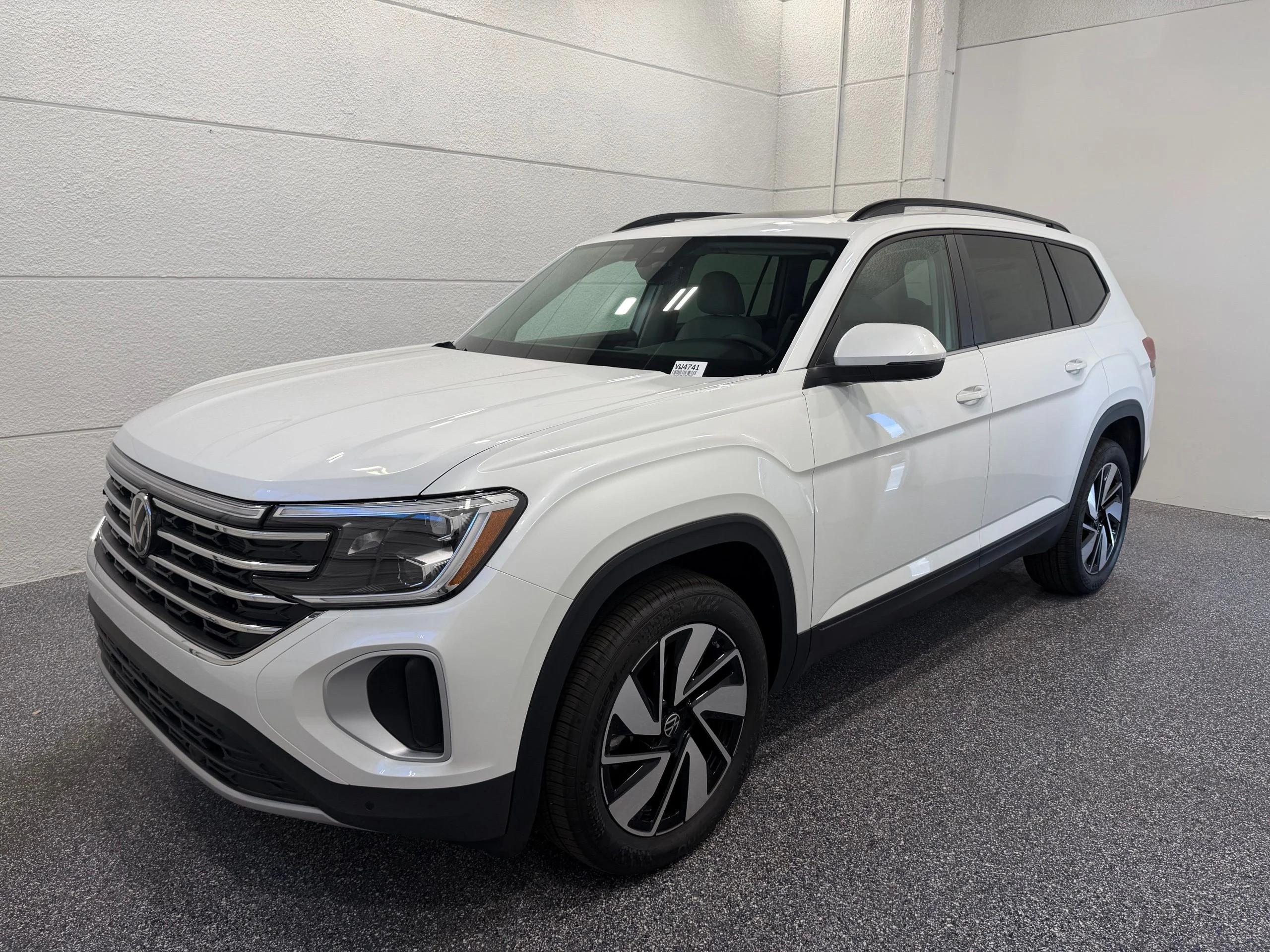 New 2026 White Volkswagen 2.0T SE w/Technology image 1