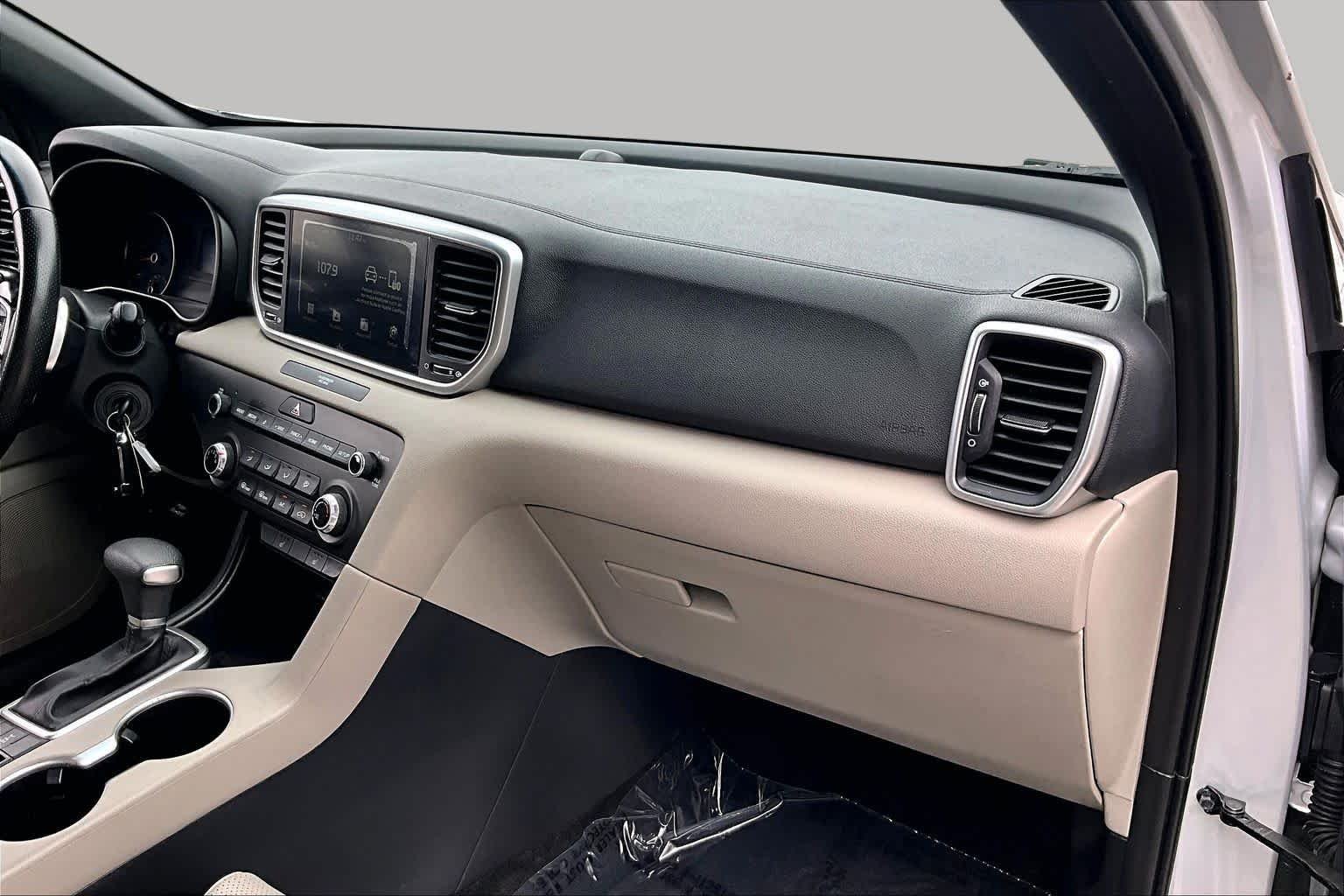 Used 2021 Sparkling Silver Kia S image 19