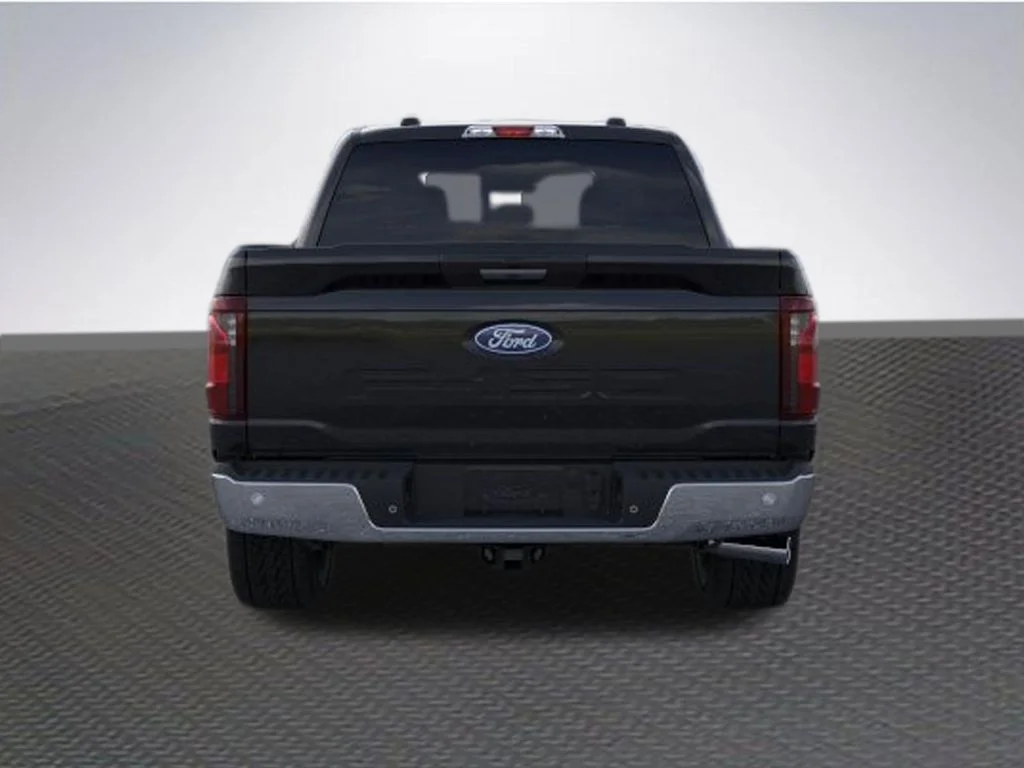 New 2026 Black Ford XLT image 5