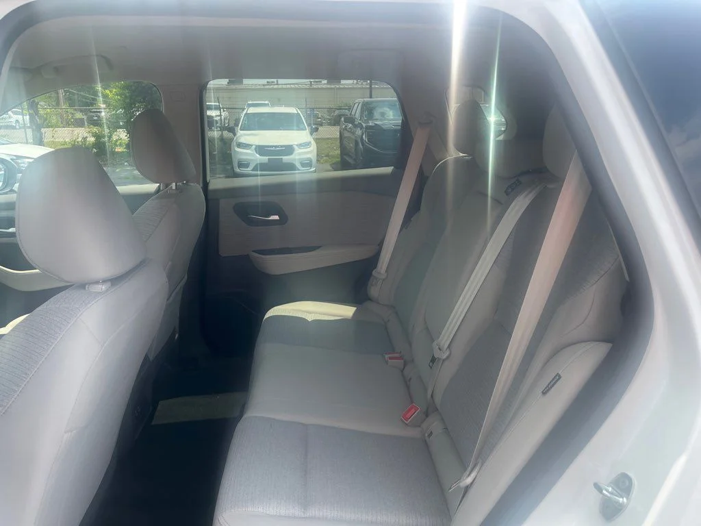Used 2023 White Nissan SV image 4