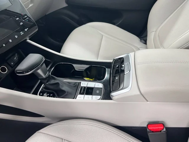 Used 2023 Silver Hyundai SEL image 15