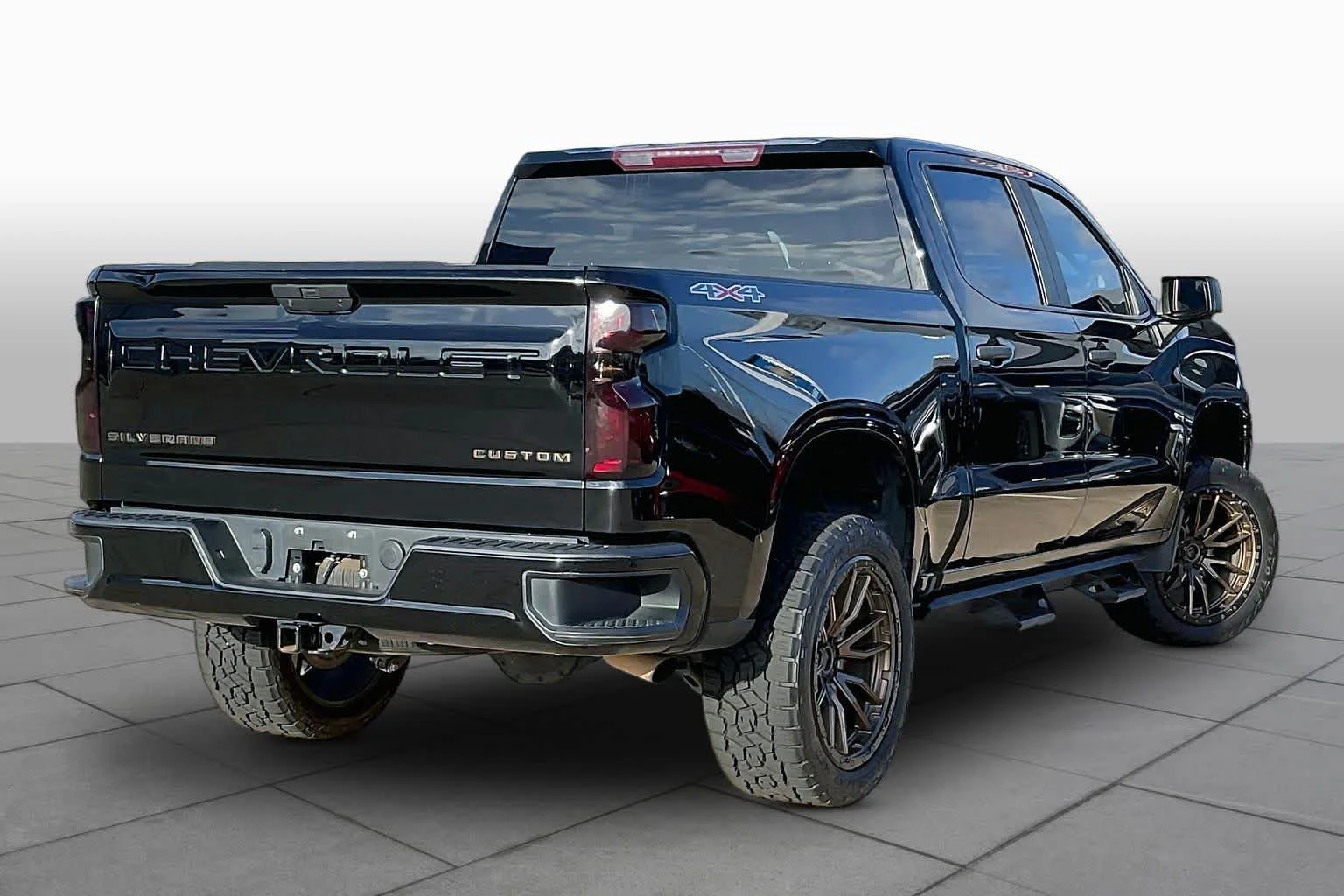 Used 2022 Black Chevrolet Custom image 14