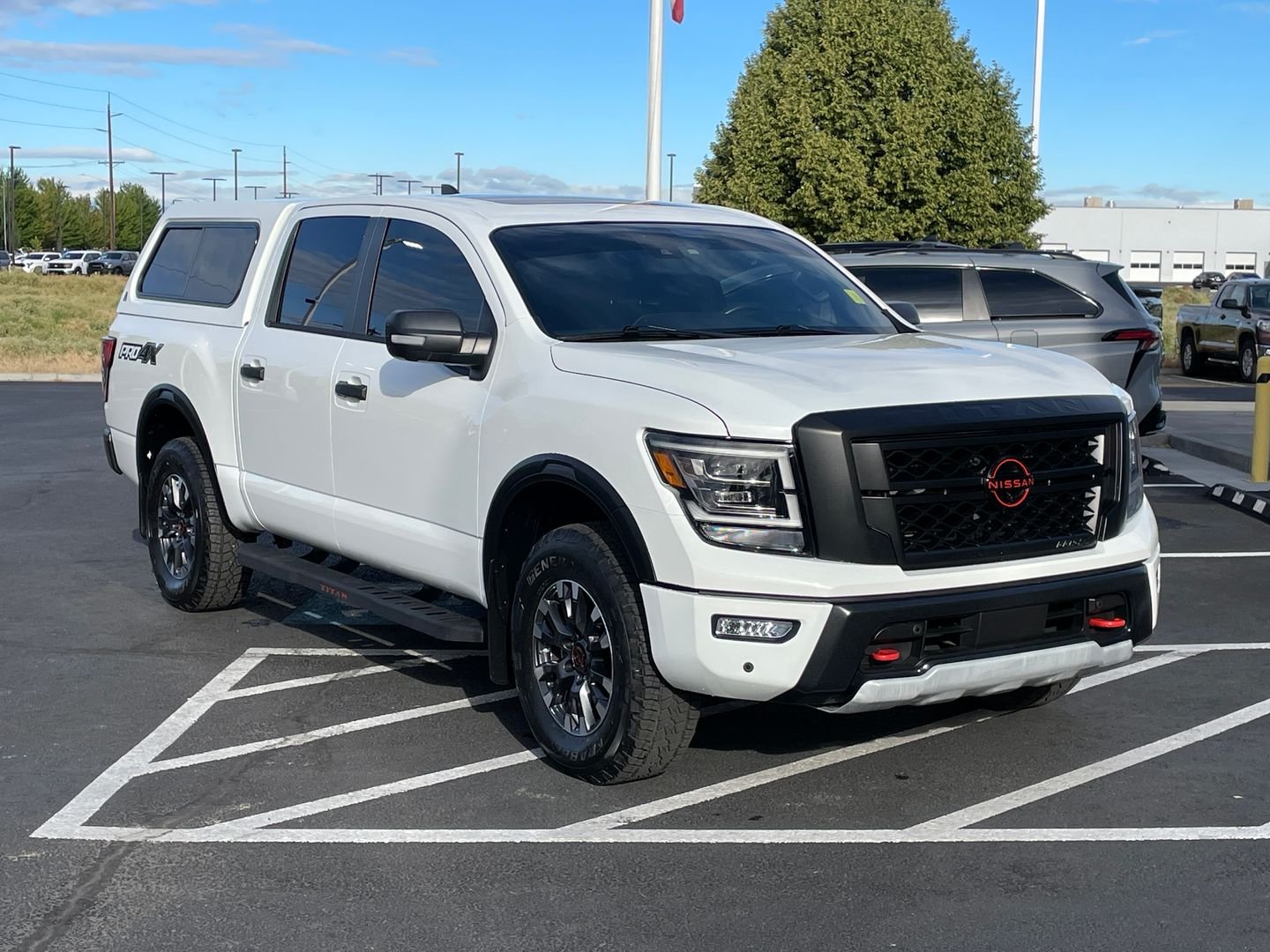 2023 Nissan Titan PRO-4X 4X4 Crew Cab's photo