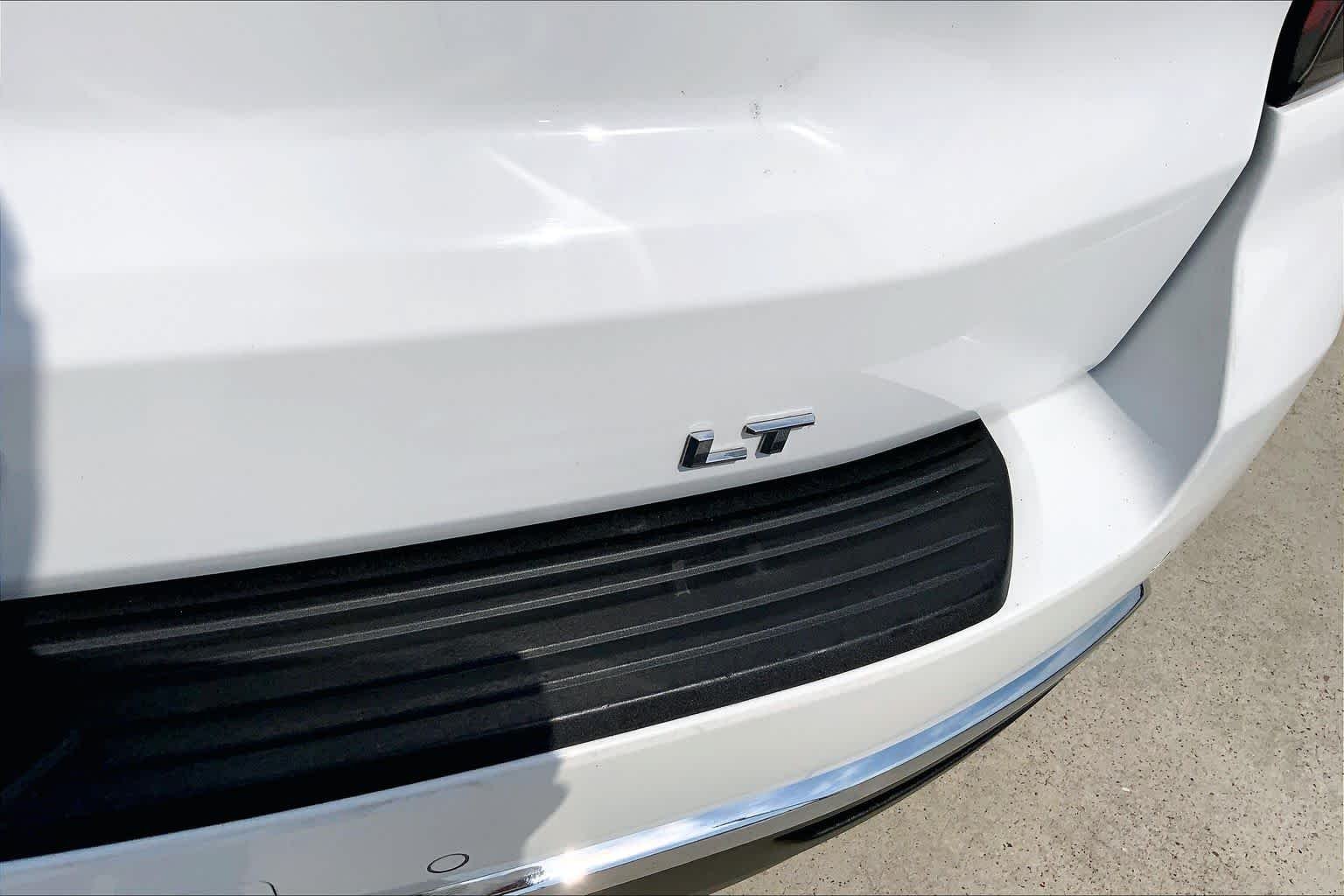 Used 2024 Summit White Chevrolet LT image 10