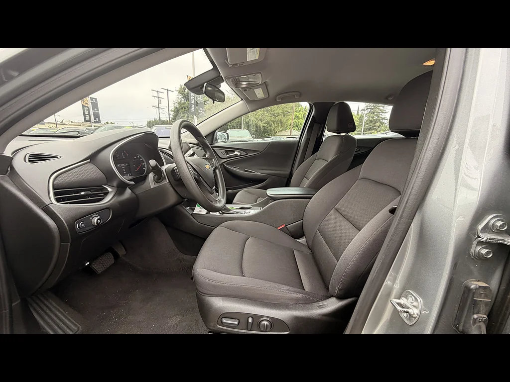 Used 2024 Sterling Gray Metallic Chevrolet LT image 6