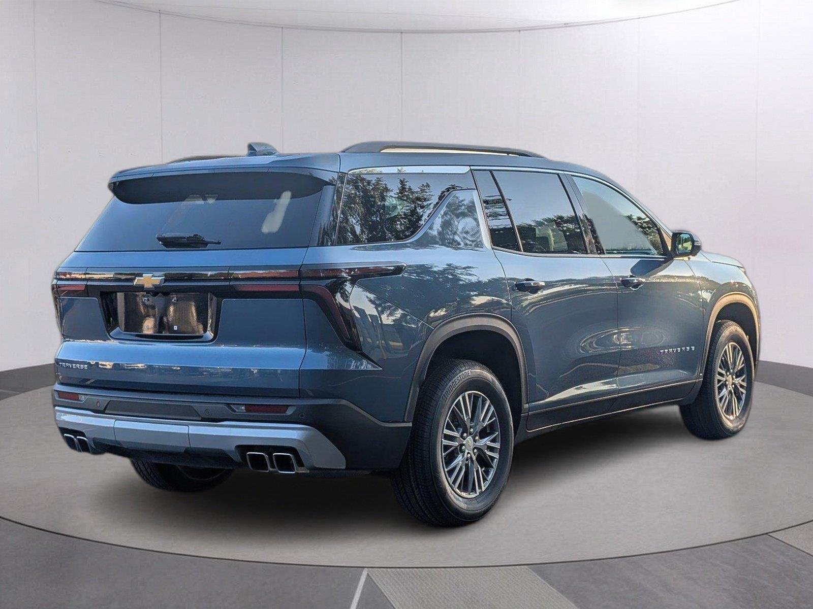 Used 2025 Lakeshore Blue Metallic Chevrolet LT image 7