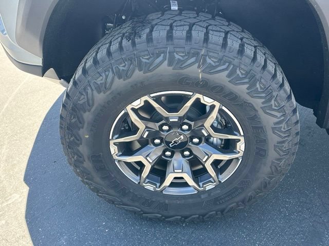 2026 Chevrolet Colorado ZR2 - Photo 12