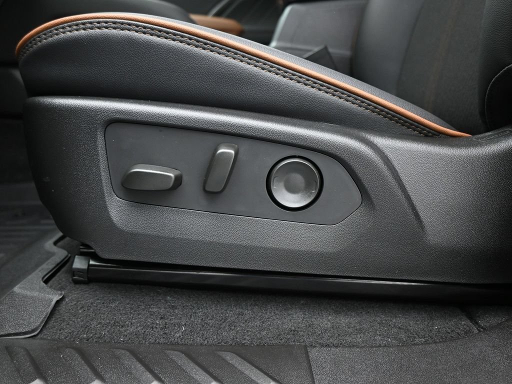 2026 GMC Canyon AT4 - Photo 15