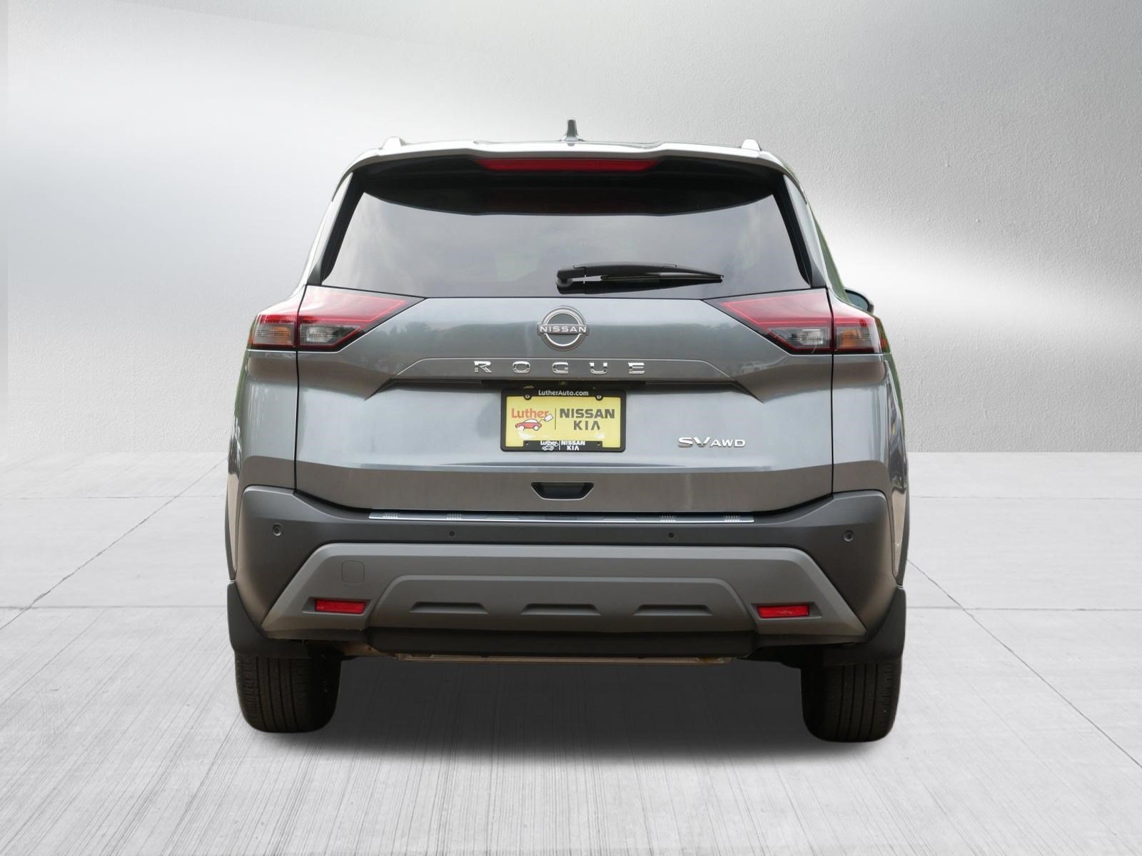 Used 2023 Gun Metallic Nissan SV image 6