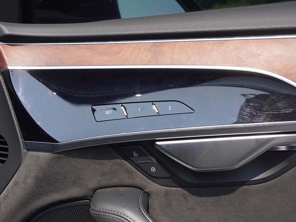 Used 2020 Black Audi 4.0 image 41