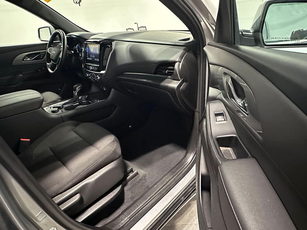 Used 2023 Gray Chevrolet LT image 27
