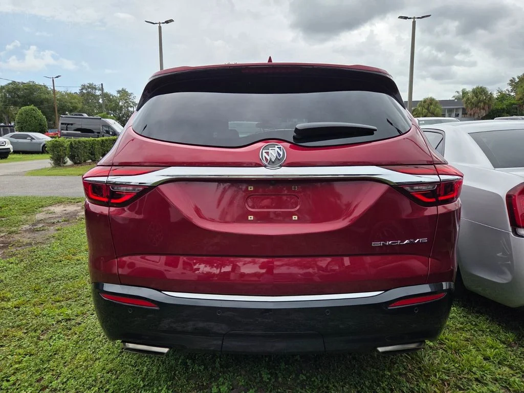Used 2019 Red Buick Essence image 4