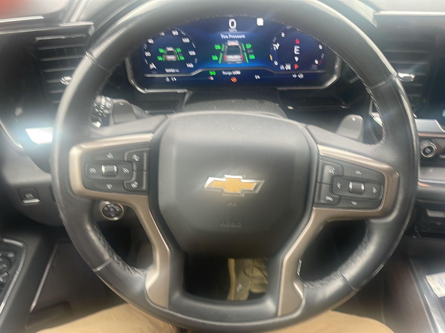 Used 2023 Black Chevrolet High Country image 2