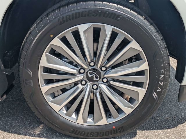 New 2026 RADIANT WHITE INFINITI Luxe 2WD image 11