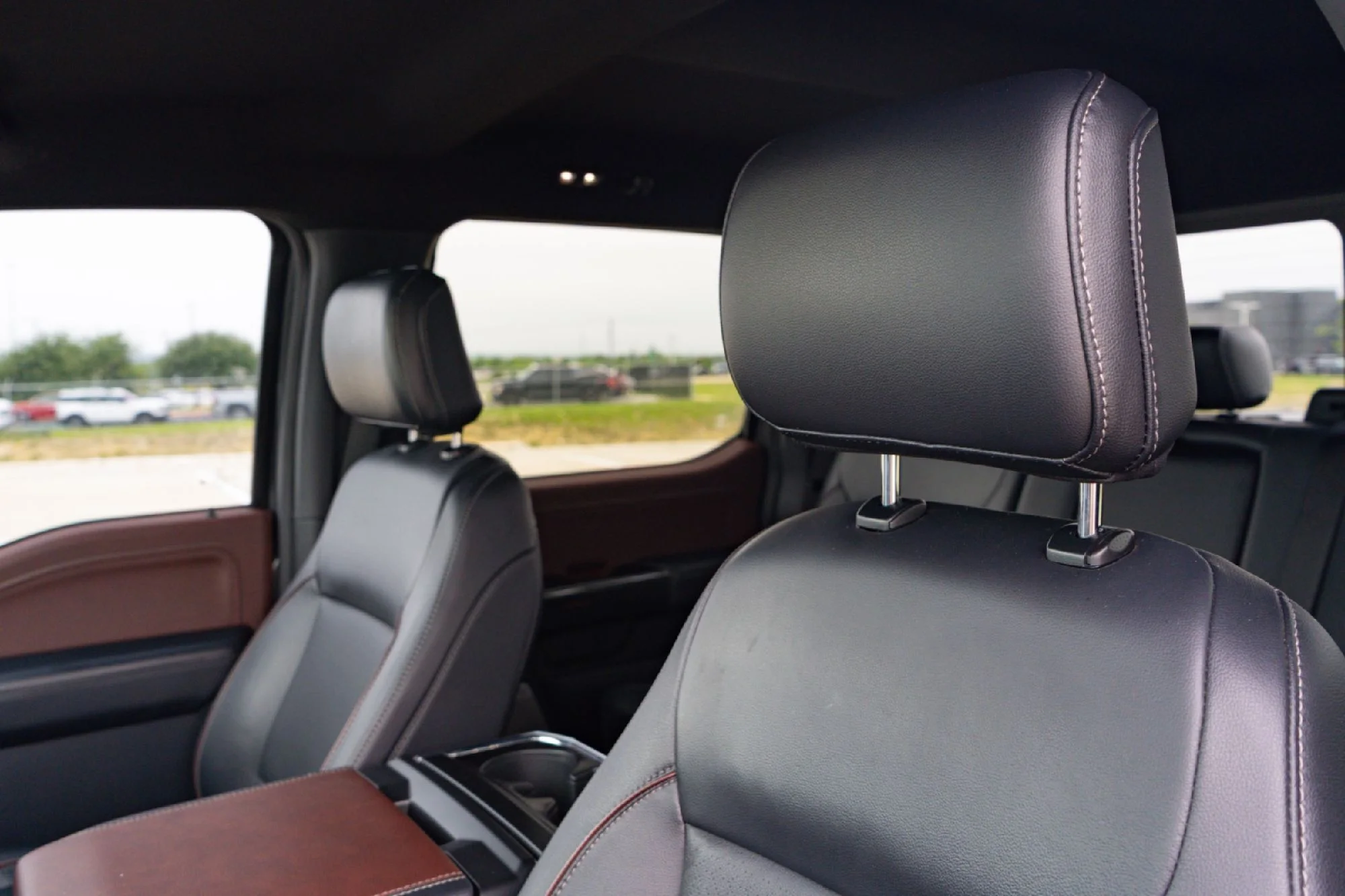 Used 2023 Gray Ford Lariat image 9