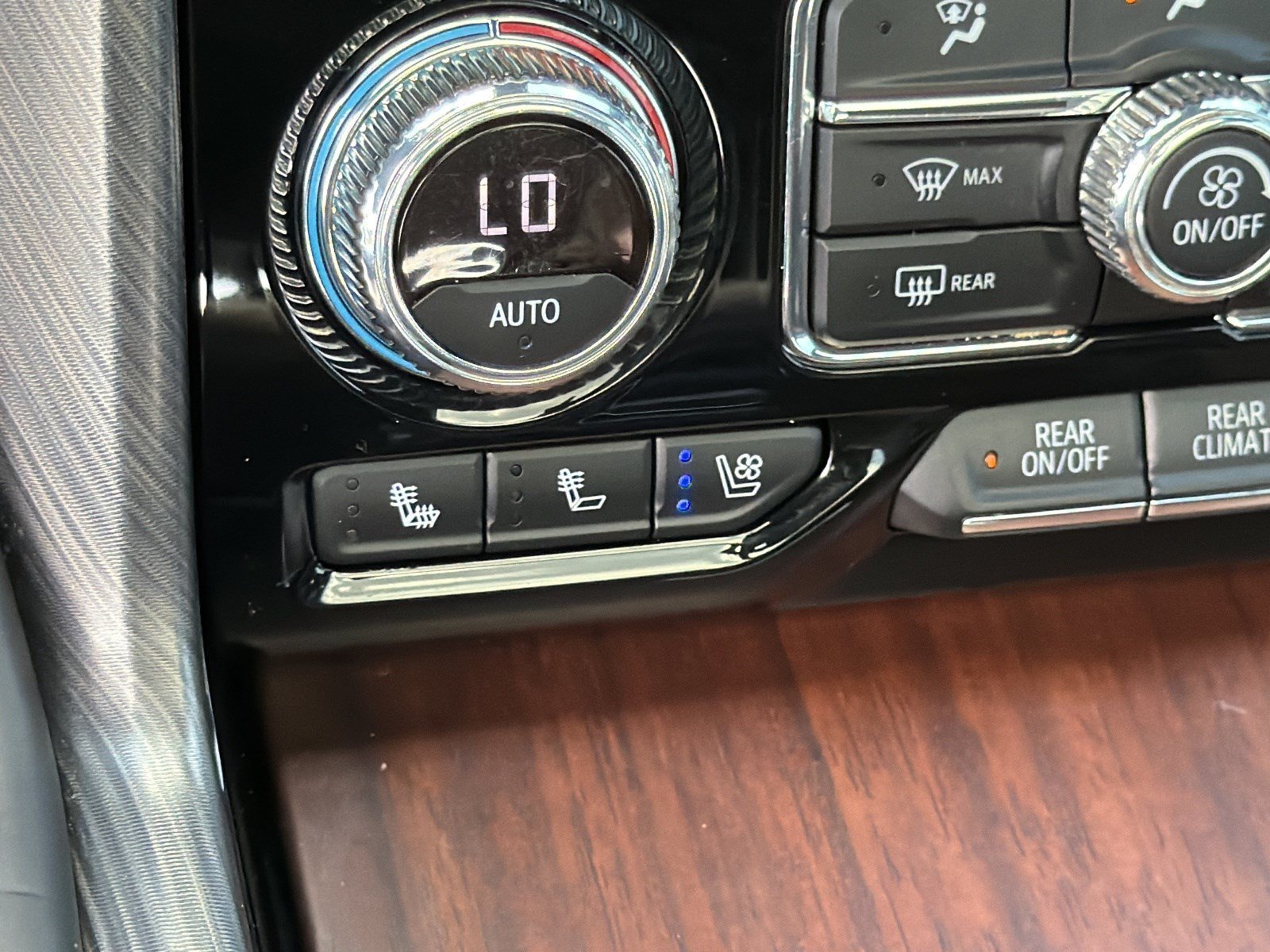 2023 GMC Yukon Denali Ultimate - Photo 36