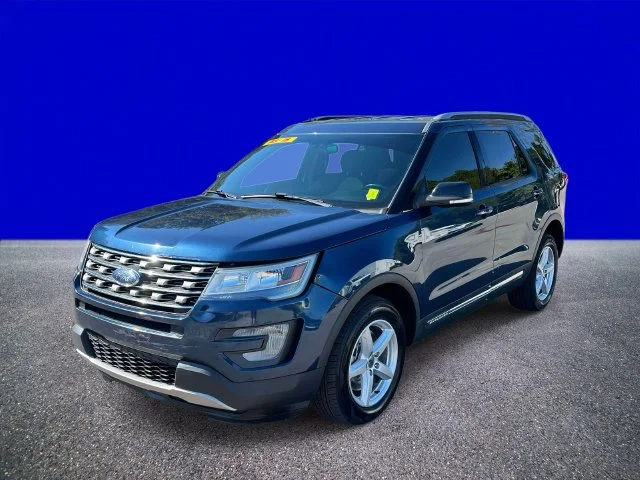 Used 2016 Blue Ford XLT image 7