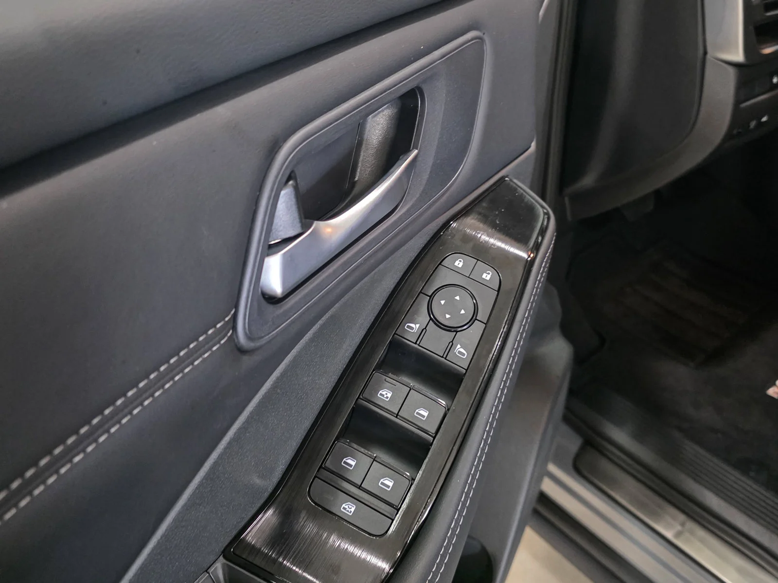 New 2026 Boulder Gray Pearl Nissan Dark Armor™ image 19