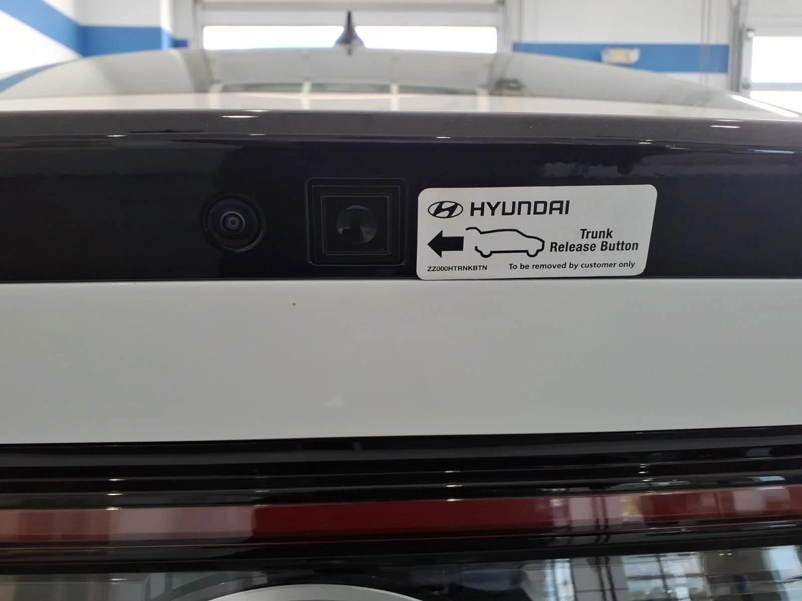 Used 2025 Serenity White Hyundai SE image 18