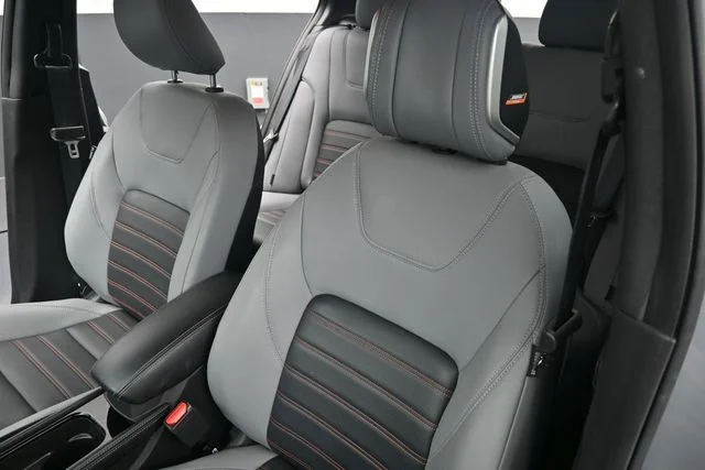 Used 2023 Gray Nissan SR image 12