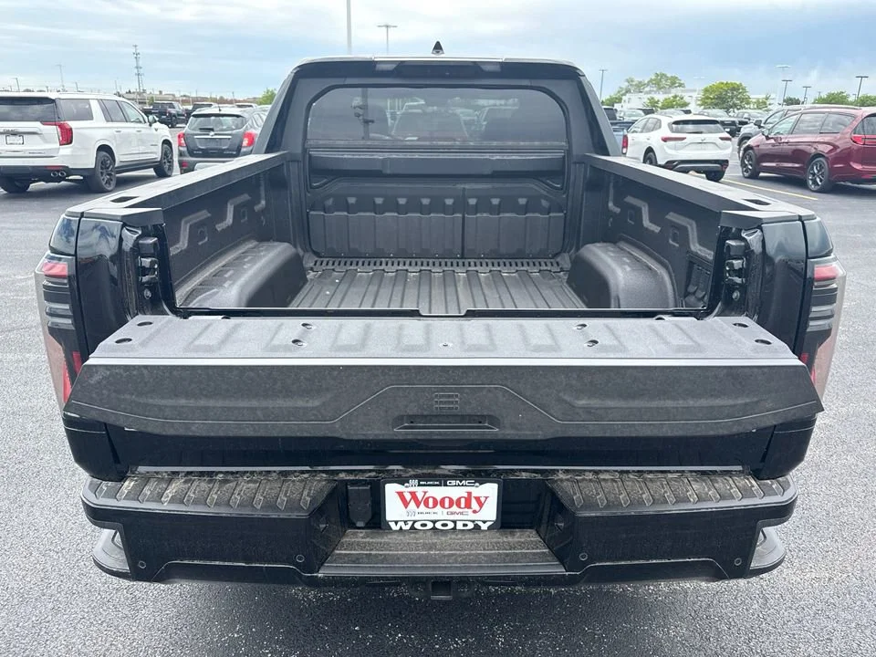 2025 GMC Sierra EV Denali - Photo 36