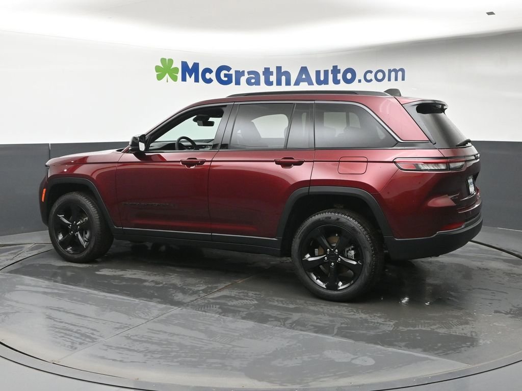 New 2026 Velvet Red Pearl-Coat Exterior Paint Jeep Limited image 24